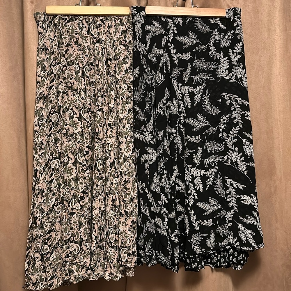 2 reversible Orvis skirts size M